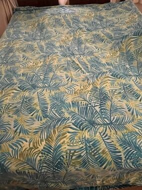 Queen sheet table cloth cover Hawaiian design leaves pattern
